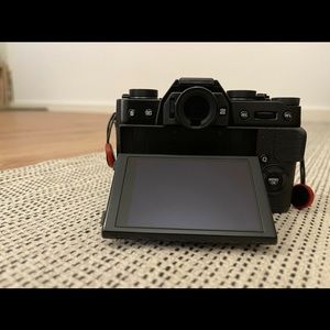 Fuji XT20 Camera+18mm lens + accessories